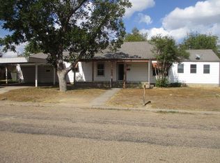 304 N 4th St, Ballinger, TX 76821