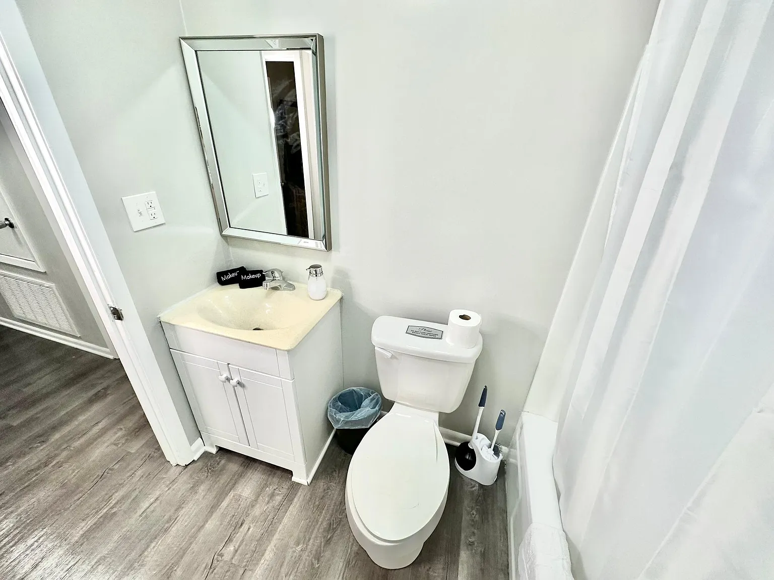 2 bed, 750 sqft, $3,000 — Photo 4