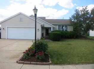 2568 S Sterling Cir, East Troy, WI 53120