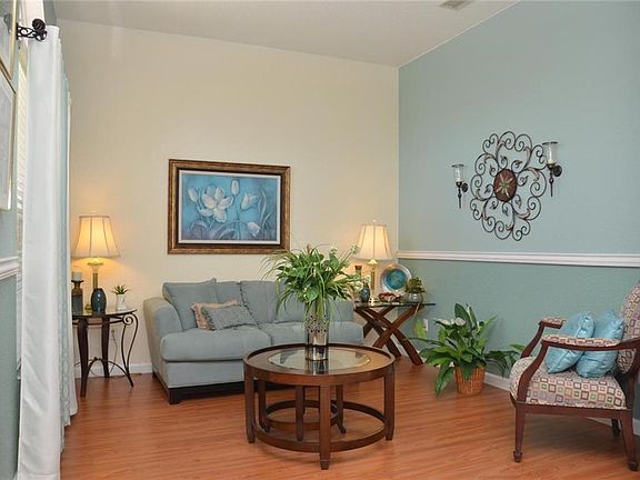 3rd image of 2283 Meadow Oak Cir