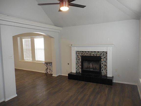 5th image of 356 Jardin Bello Ave