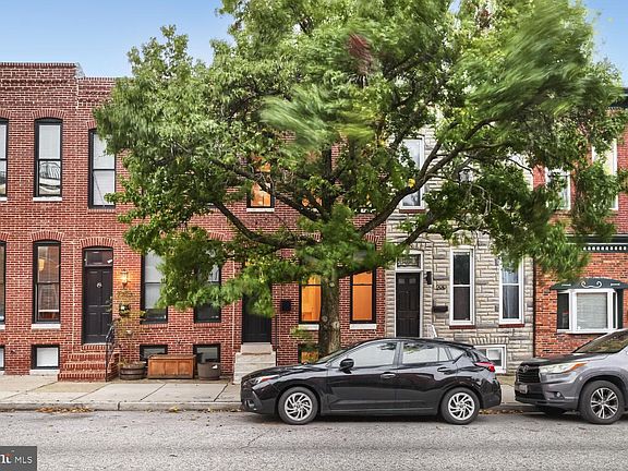 2nd image of 2921 Dillon St