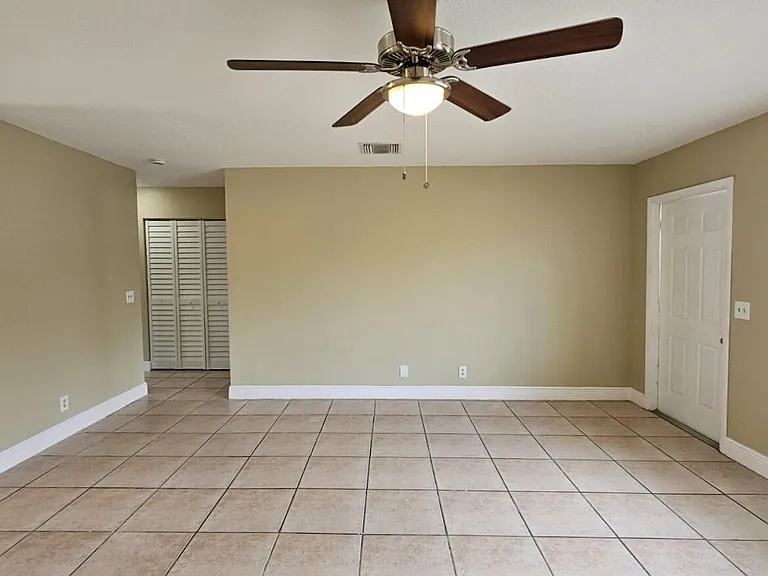 4795 Orleans Ct #B — Photo 3