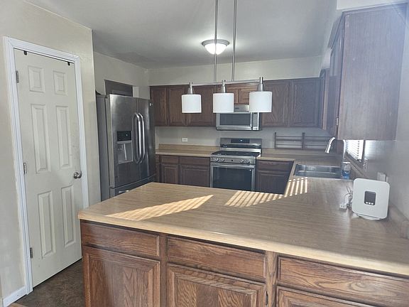 5th image of 210 Hazelwood Dr