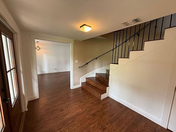 3rd image of 905 Poinciana Dr