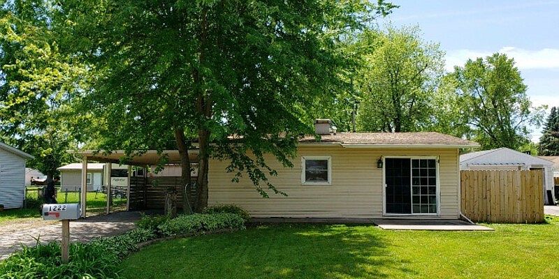 1st image of 1222 Garden Ln