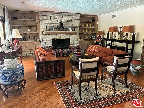 5th image of 1043 Maybrook Dr