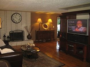 Living Room w/ beautiful hardwood floors