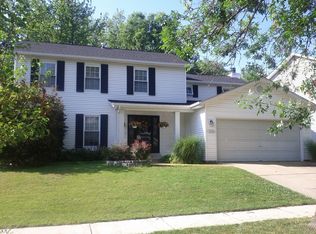 12109 Foxpoint Dr, Maryland Heights, MO