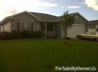 2200 High Meadows Ln, Neenah, WI 54956