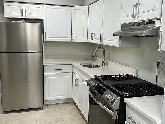 4th image of 240 W Mount Pleasant Ave #50-3