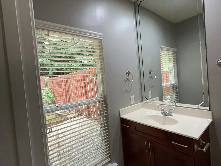 5963 Brookside Oak Cir — Photo 37