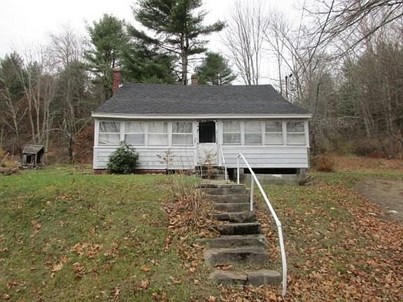 2nd image of 30 Greenwich Plains Rd