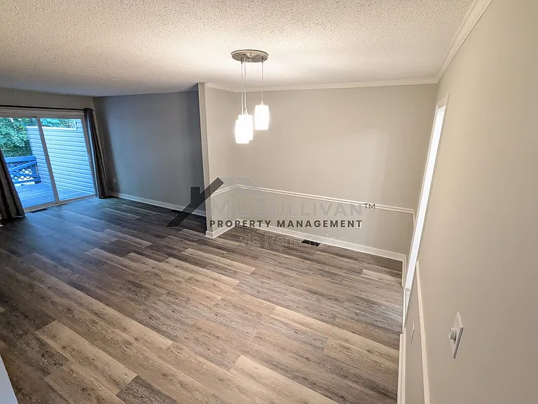 4 Willow Bridge Dr #1 — Photo 5