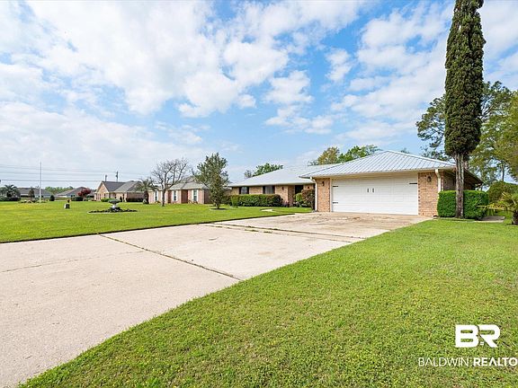 3rd image of 9035 Fairway Dr
