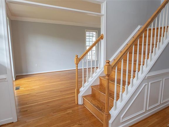 5th image of 1708 Holliman Dr