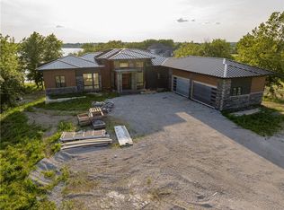 14 Tomahawk Cir, Greenwood, MO 64034