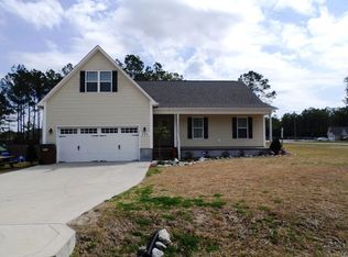 200 E Peyton Pl, Maple Hill, NC 28454