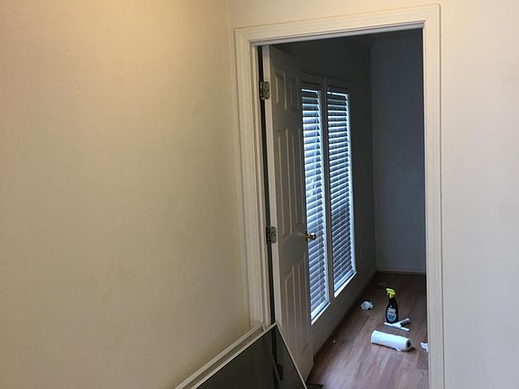 5th image of 5 Hedden Ln