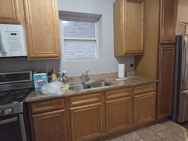 5536 W Congress Pkwy #1 — Photo 16