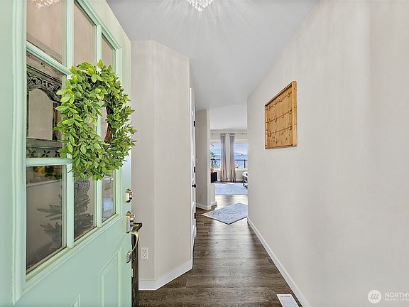 5th image of 21104 188th Avenue Ct E