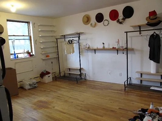 Rented by FlatFinders Realty | media 10