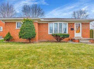 21201 E Le Fever Ave, Warren, MI 48091