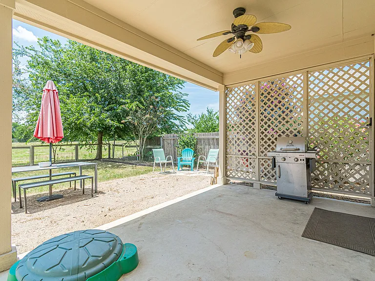 937 Lauren St — Photo 23