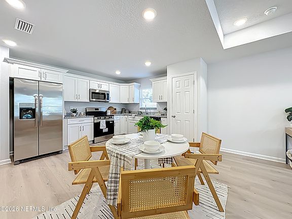 5th image of 2147 BRACKLAND Street