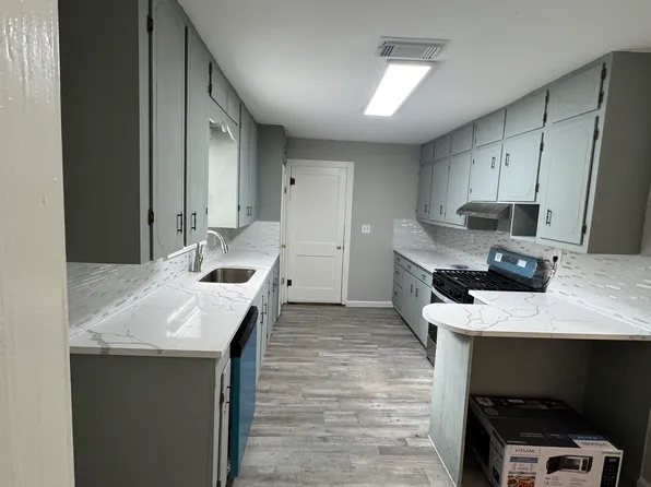 512 W University St, Magnolia, AR 71753