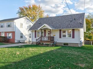 1309 Ridgeway Dr, Newton, IA 50208