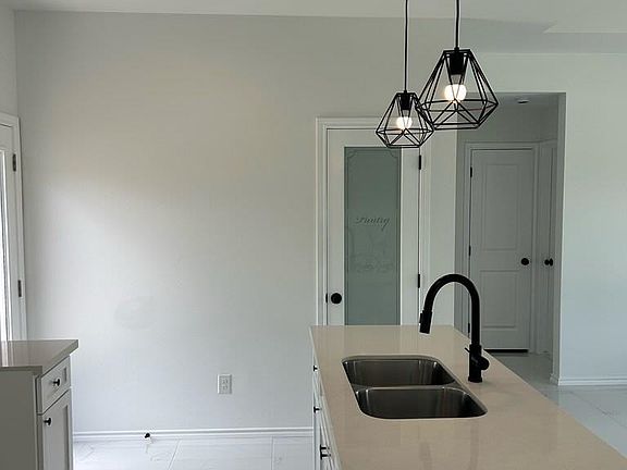 5th image of 37700 Vineyard Ave
