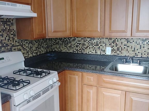 2nd image of 194 Ashburton Ave #2