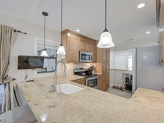 4th image of 13103 Regent Cir