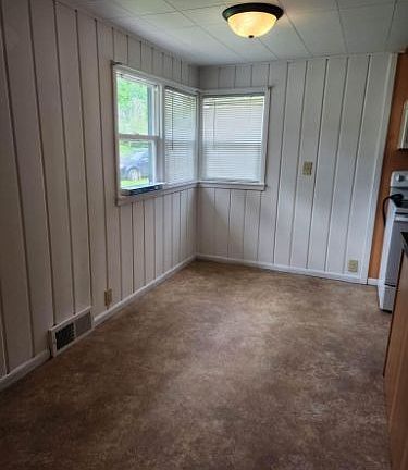 5th image of 1404 Becker Ave SE
