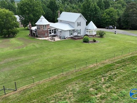 3rd image of 271 Myles St