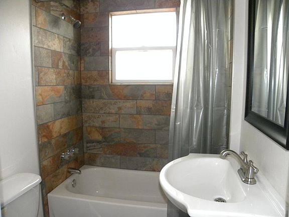 3rd image of 315 N Lorena Ave