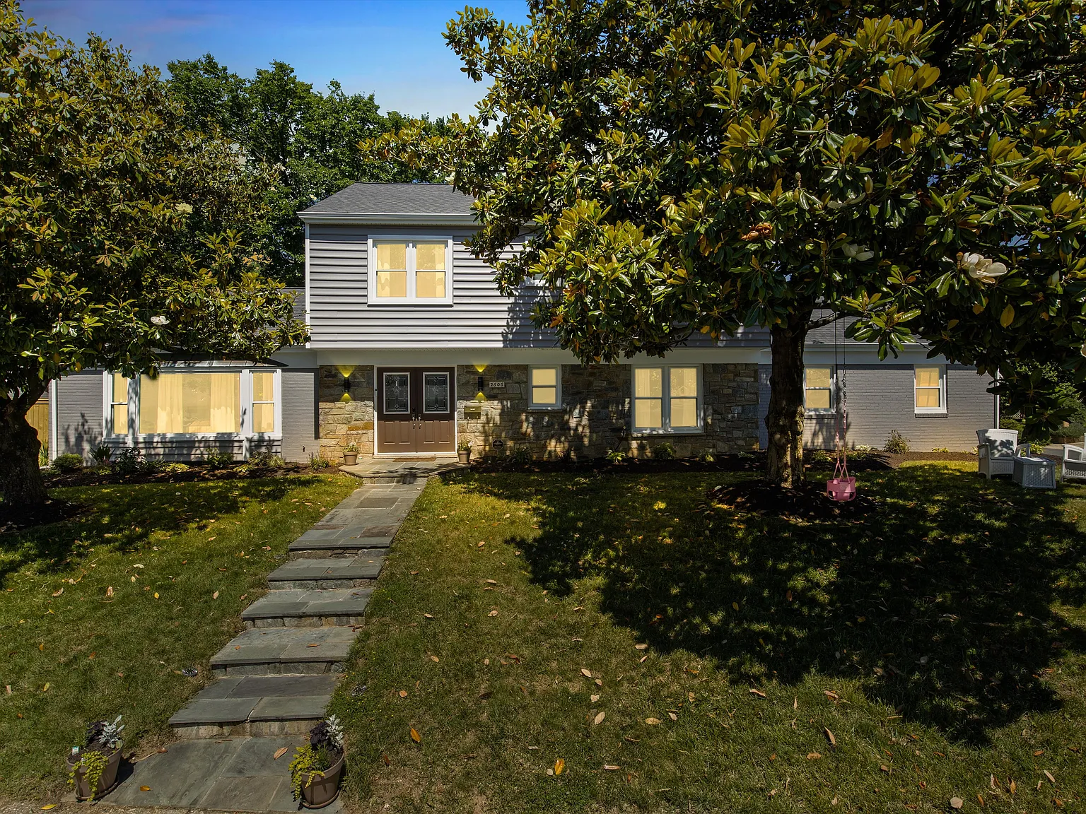 6 bed, 4076 sqft, $9,000 — Photo 2