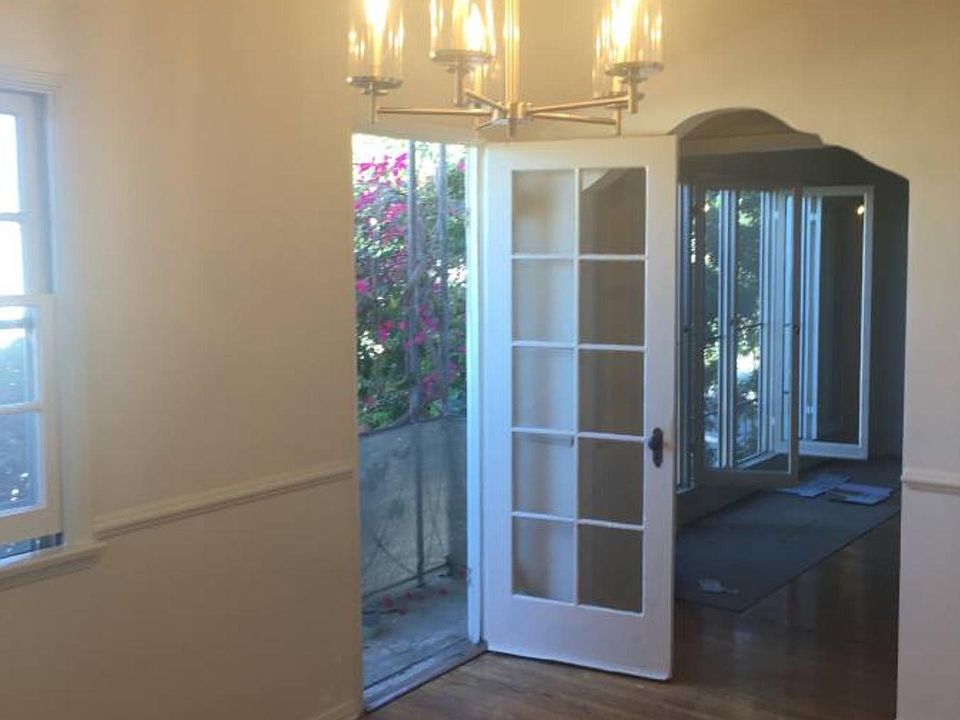 1st image of 466 N Hayworth Ave