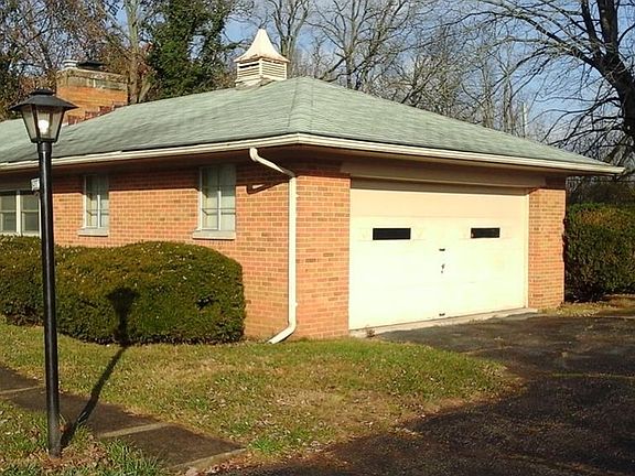 3rd image of 5804 Barbanna Ln