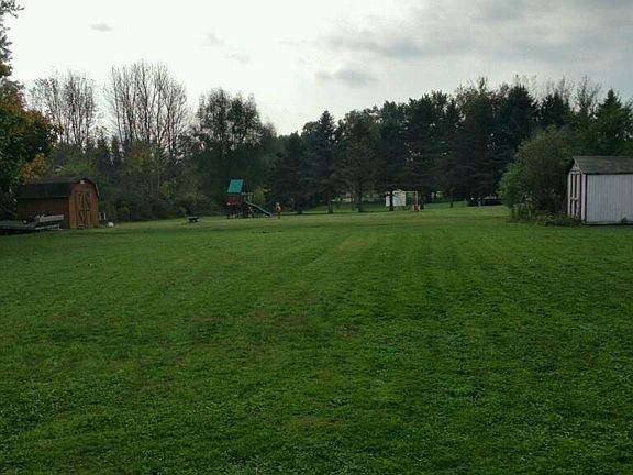 3rd image of 141 Hillside Dr