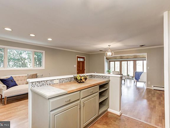 2nd image of 34 Williams Dr