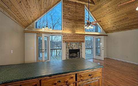 3rd image of 212 Shelton Dr