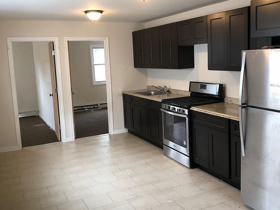 1st image of 515 Jewett Ave #2