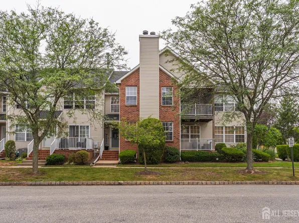 380 Bowler Ct, Piscataway, NJ 08854