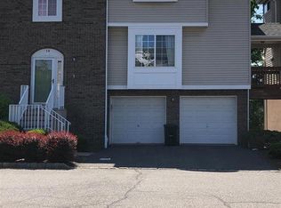 20 Whispering Way W, Berkeley Heights, NJ 07922