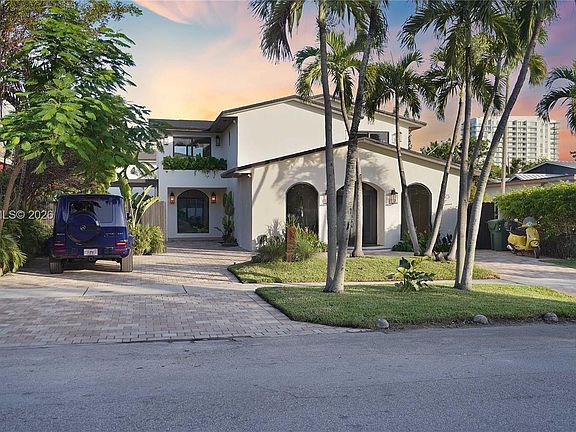 3rd image of 2311 SW 5th Ave