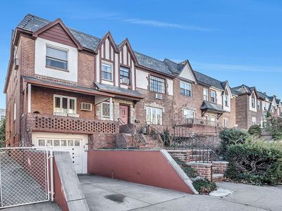 20-23 29th St, Astoria, NY, 11105