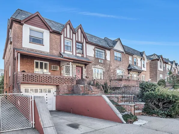 20-23 29th St, Astoria, NY 11105