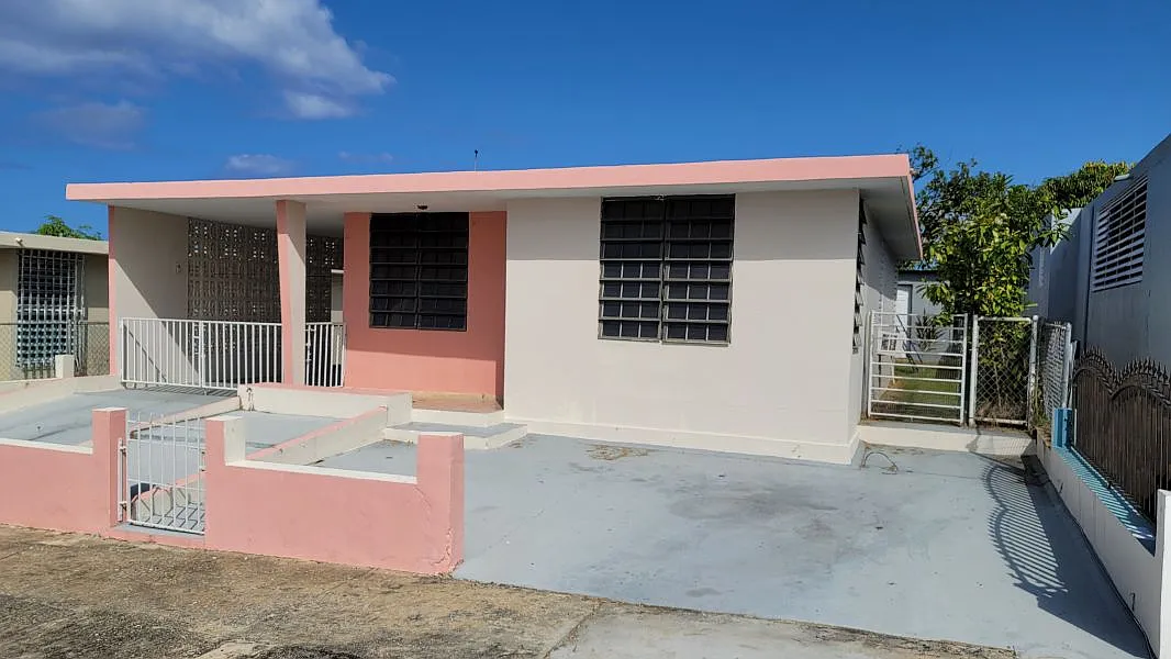 3 bed, 1.0 bath, 1419 sqft, $900 — Photo 2